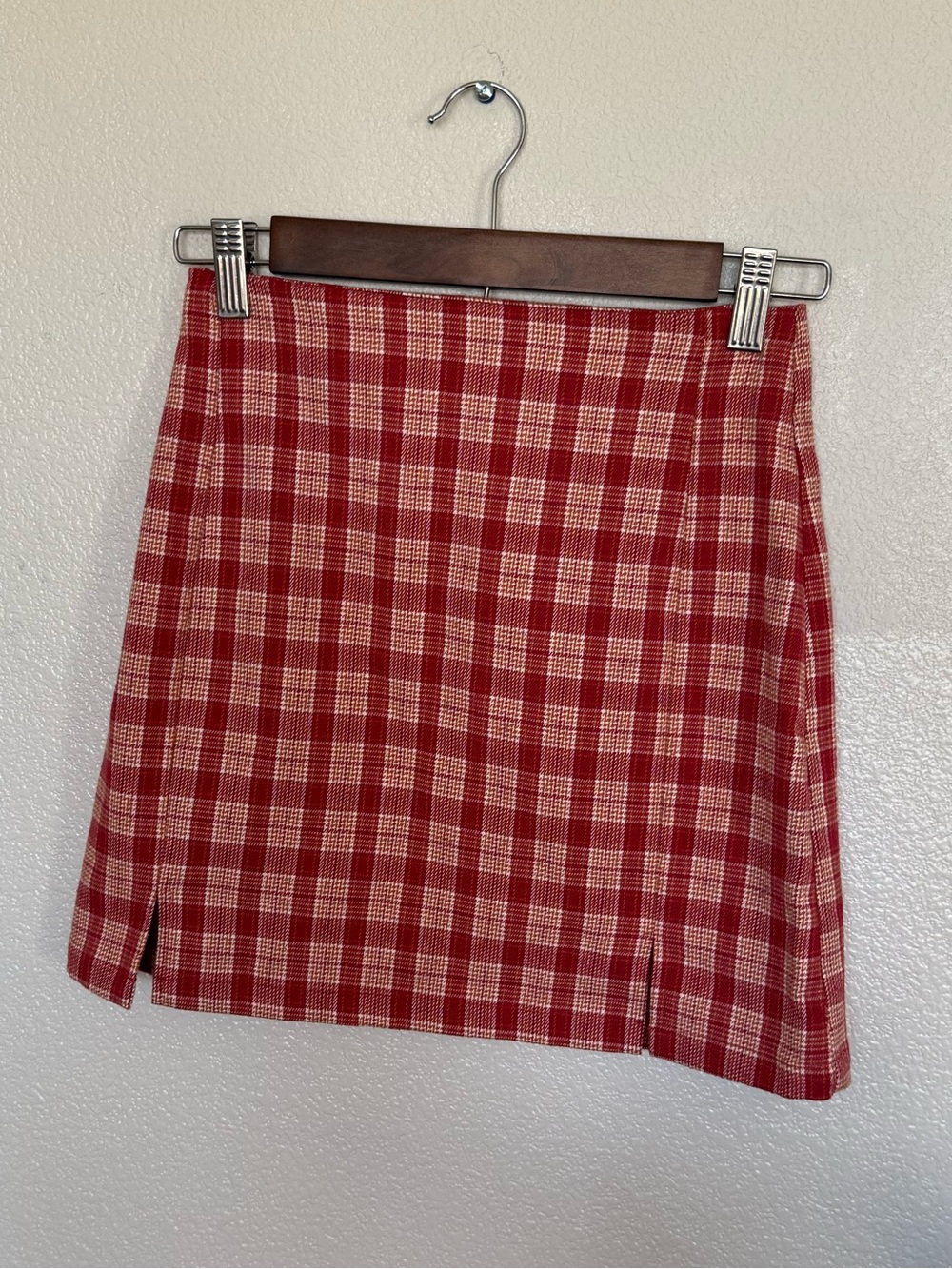 🍂 Brandy Melville Red and Cream Plaid Mini Skirt